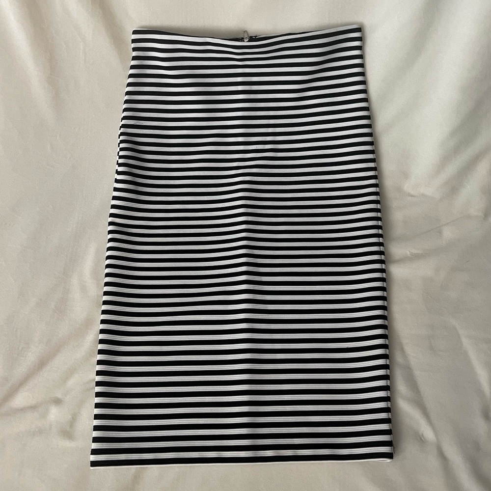 Forever 21 Monochrome Striped Pencil Skirt